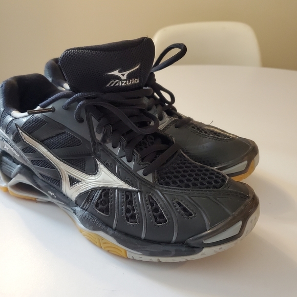 Mizuno Shoes - MIZUNO Wave Tornado X Women's Shoes Size 8